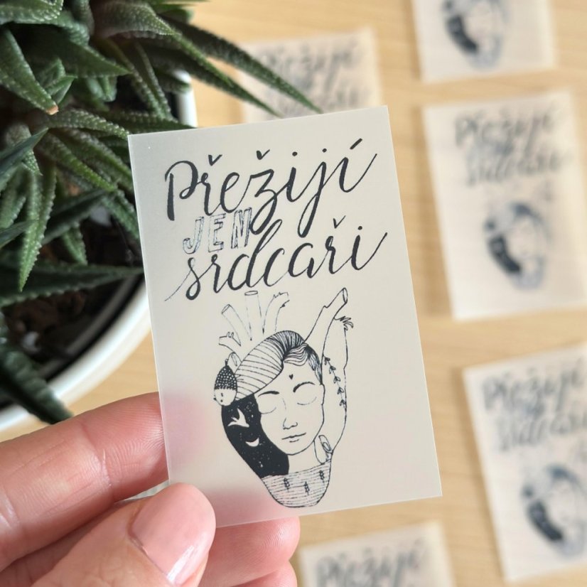 Be Nice Nažehlovačka na textil - Přežijí jen srdcaři