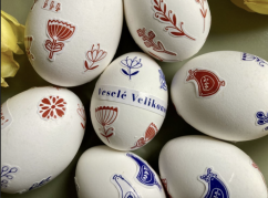 Be Nice Samolepky Veselé Velikonoce červené a modré