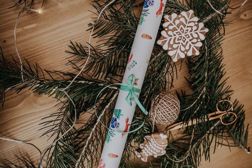 Rodinný vánoční balicí papír - Velikost balících papírů: 68 x 98 cm