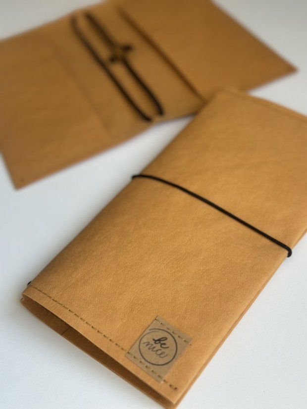 Be Nice diář na míru - wash paper pouzdro na diář hořčicové - Be Nice wash paper pouzdro na diář: Náplň do pouzdra: Be Nice diář 2026 MĚSÍČNÍ