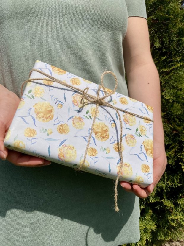 Be Nice wrapping paper Peyony - Size: 68 x 98 cm
