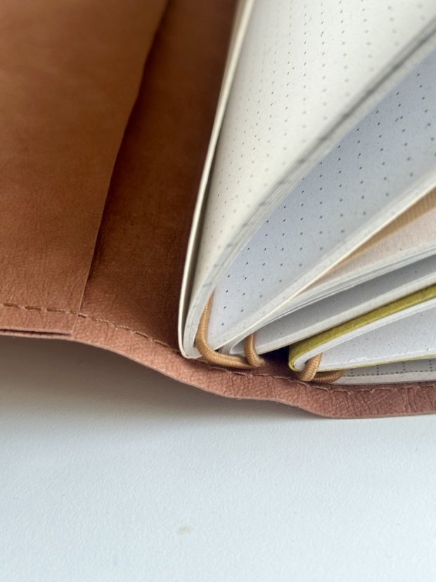 Be Nice diář na míru - wash paper pouzdro na diář hnědé