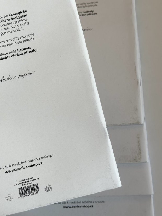 Be Nice Školní ekologický sešit bez linek A4, č. 430 - ZACHRAŇ MĚ - Design sešitu: Vesmír