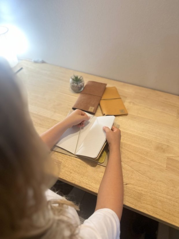 Be Nice diář na míru - wash paper pouzdro na diář hnědé