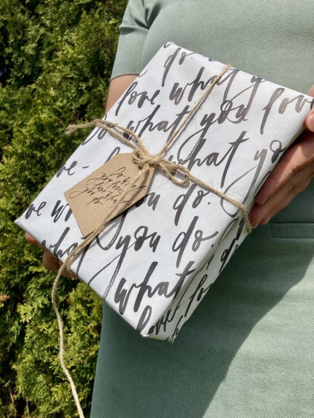 Be Nice wrapping paper - Calligraphy white